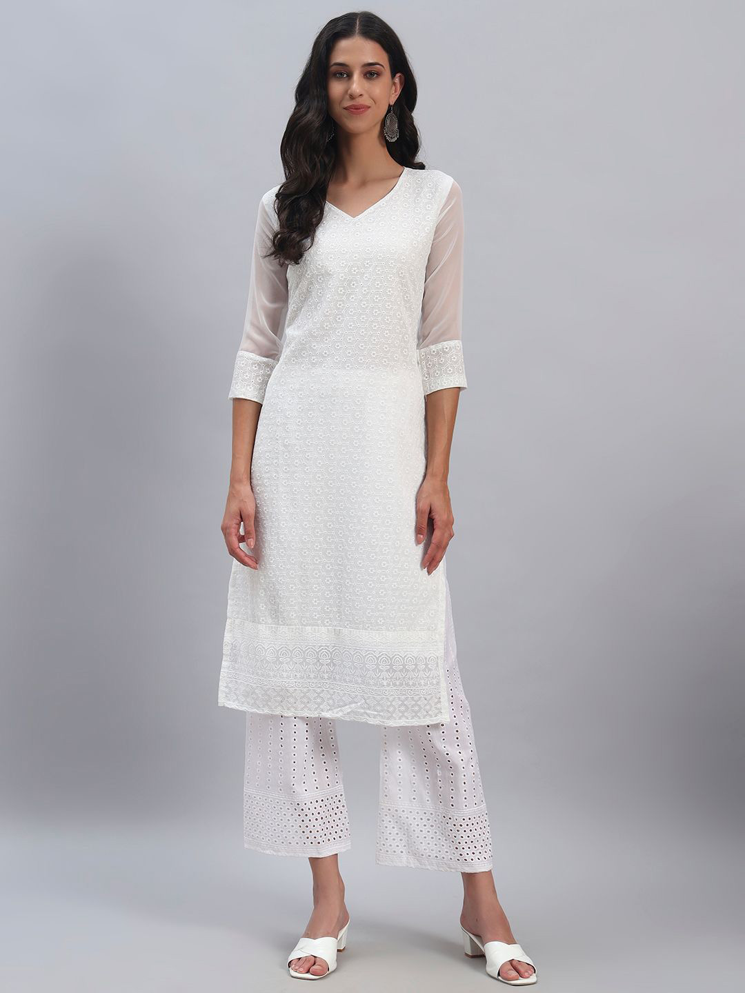 Felopie Women Embroidered V Neck Chikankari Straight Kurta