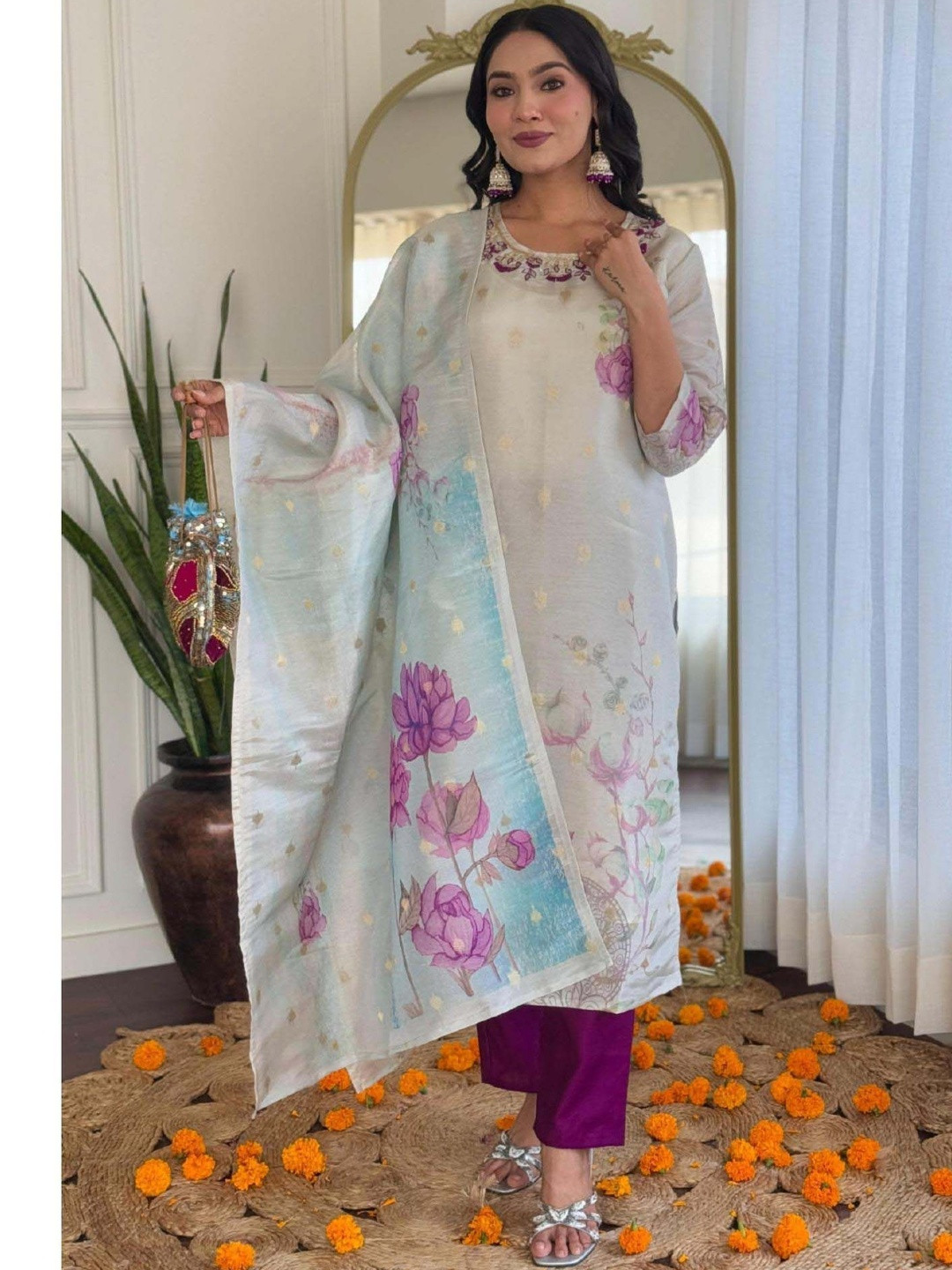 Shri pradha Floral Printed Chanderi Cotton Straight Kurta With Churidar & Dupatta