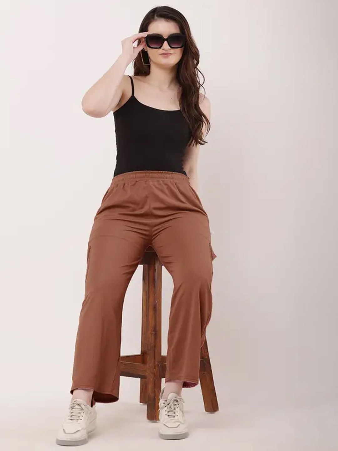 Parona Women Regular Fit Mid-Rise Easy Wash Cargos Trousers