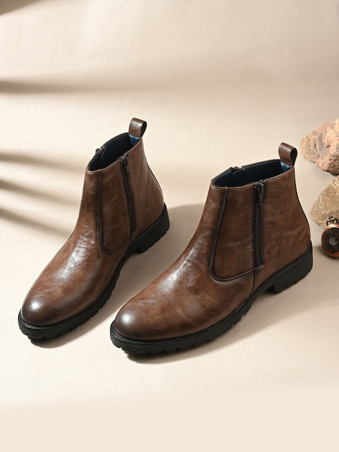 BUCIK Round-Toe Chelsea Boots