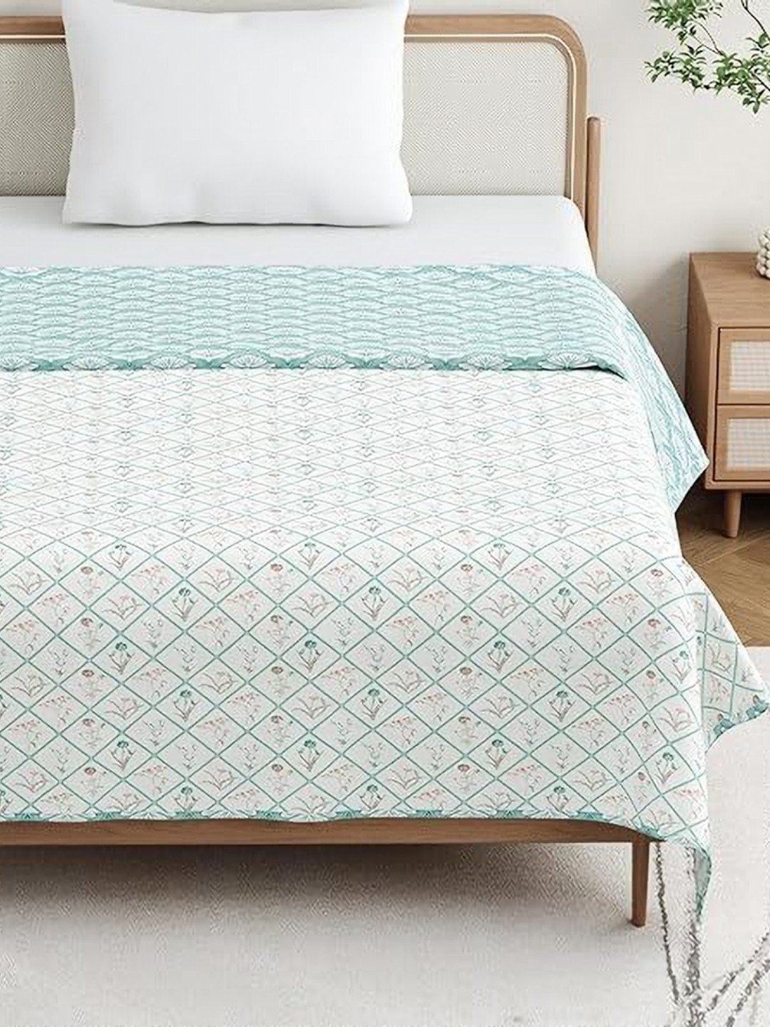 DE CAMA Blue & White Printed Mild Winter 233 GSM Single Bed Dohar