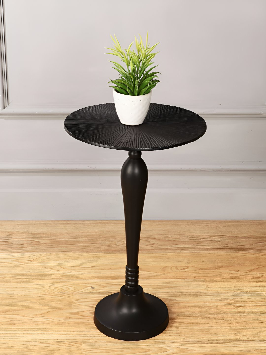 Decor de Maison Black Round Bedside Table