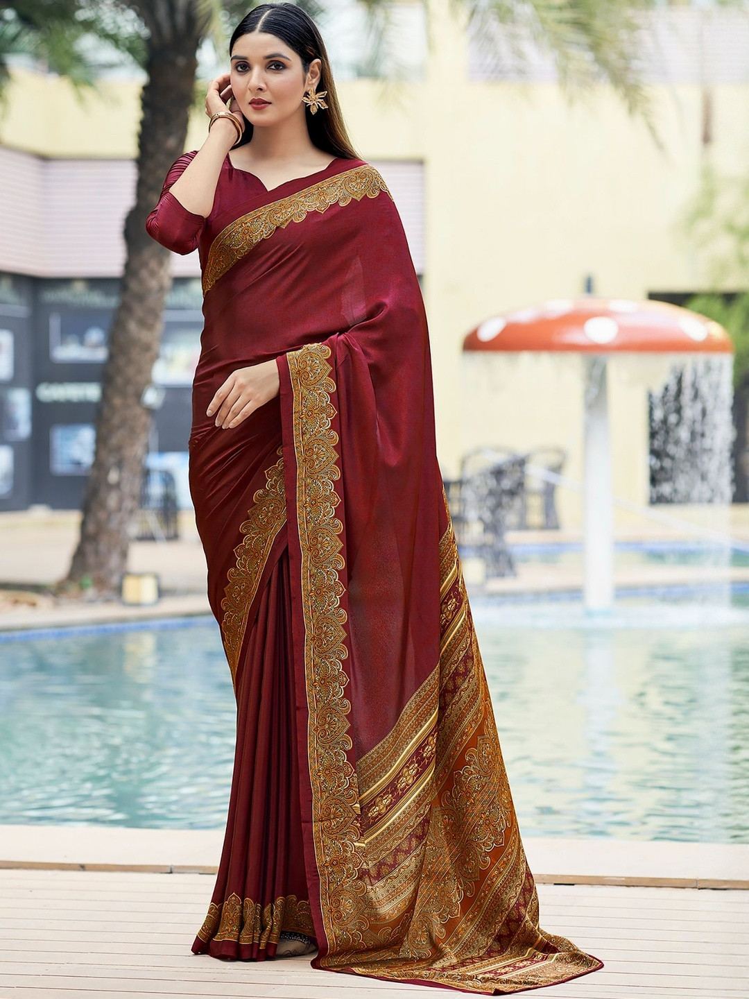 INDONIQ Solid Saree & Printed Border With Unstitch Blouse Piece