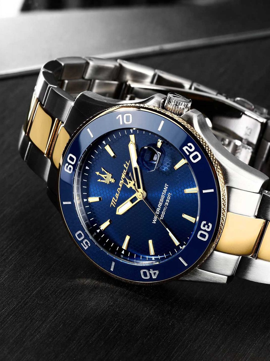 Maserati Competizione Men Textured Dial & Stainless Steel Analogue Watch R8873600010