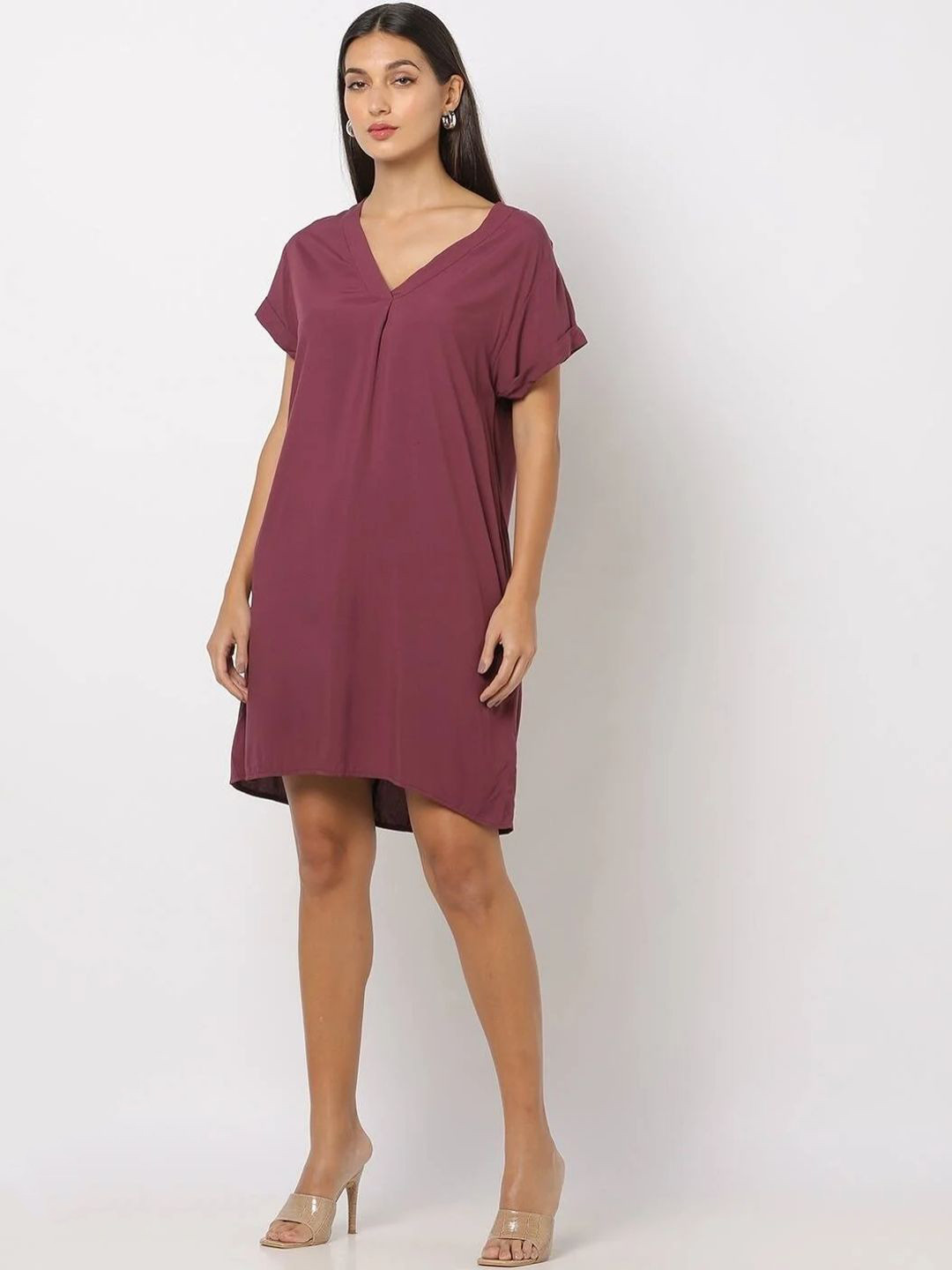 GAP Women Solid V-Neck Extended Sleeves Shift Dress