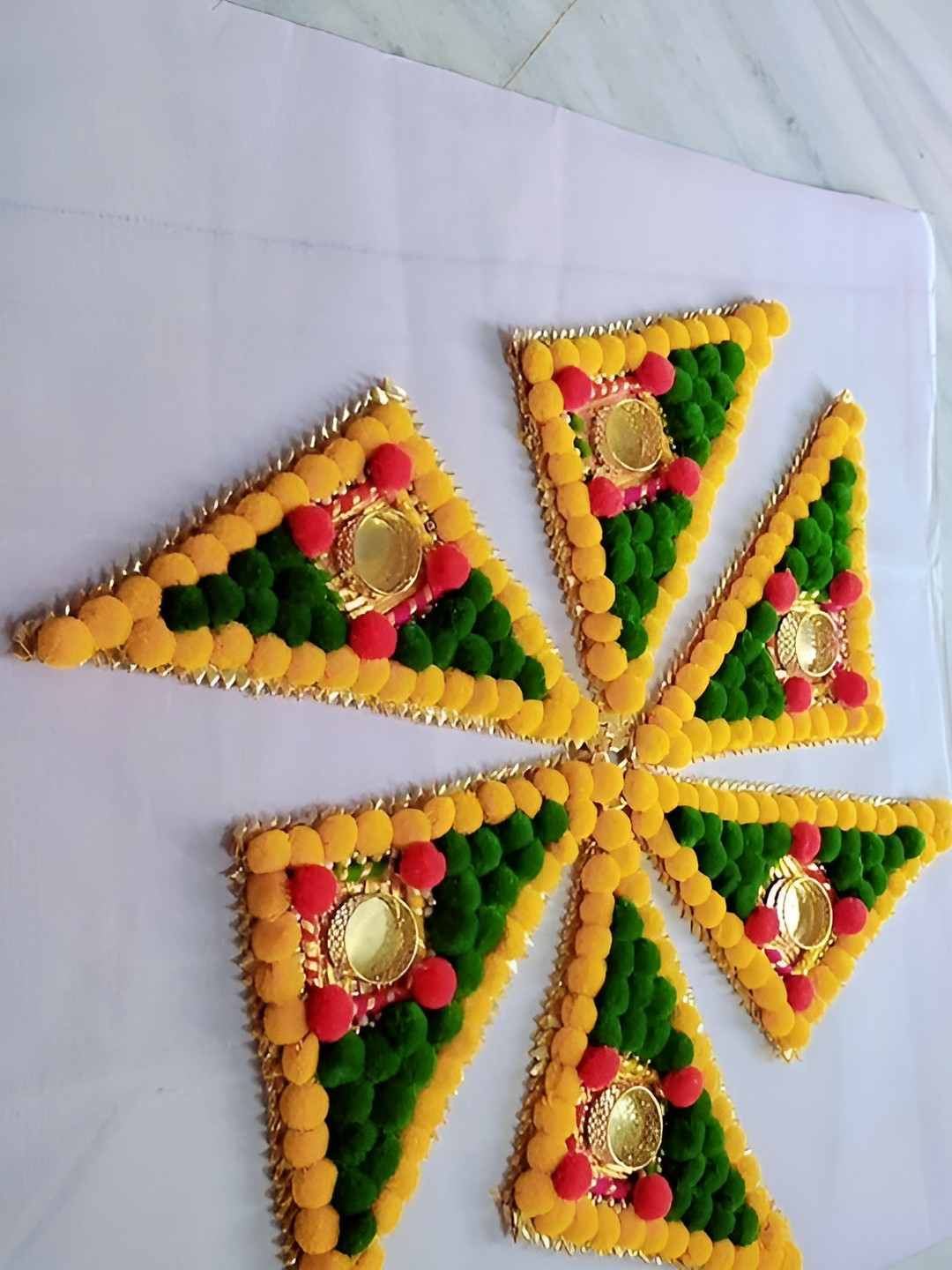 Sellplus Yellow & Green 6 Pieces Textured Traingle Shaped Pompom Tealight Candle Holders