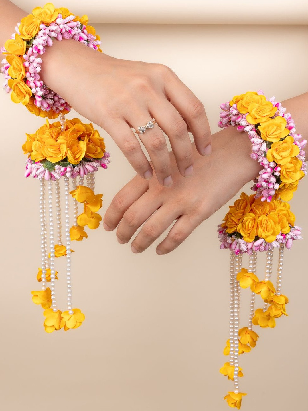 Alampata Pack of 2 Handmade Artificial Flowers Kalire Bangles