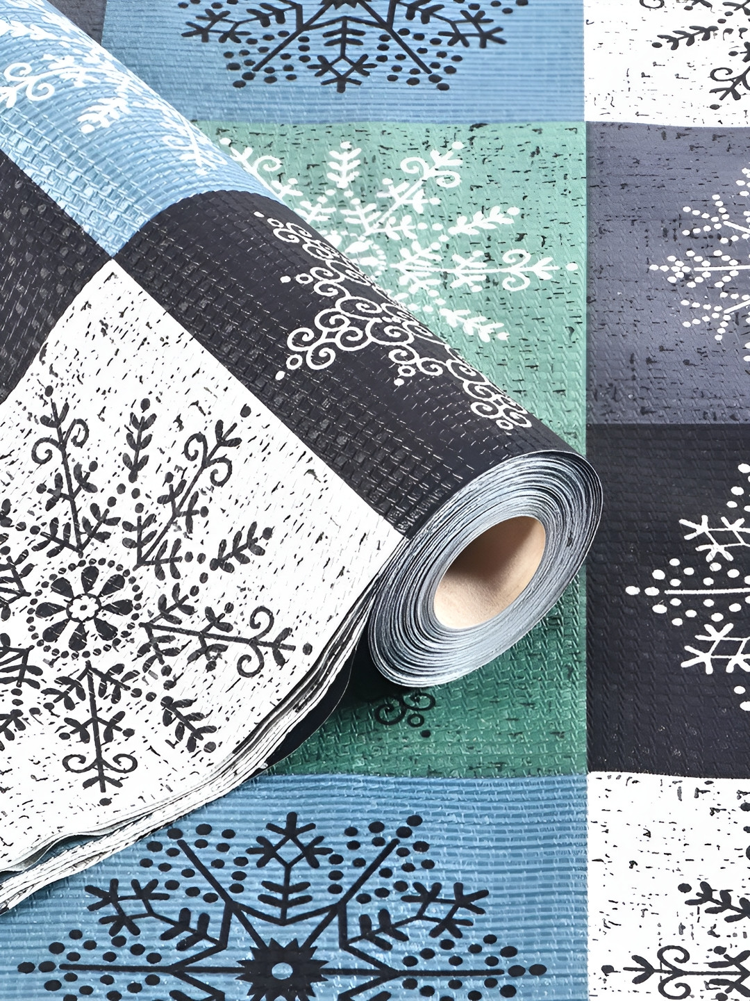 Aura White And Black Printed Shelf Liner