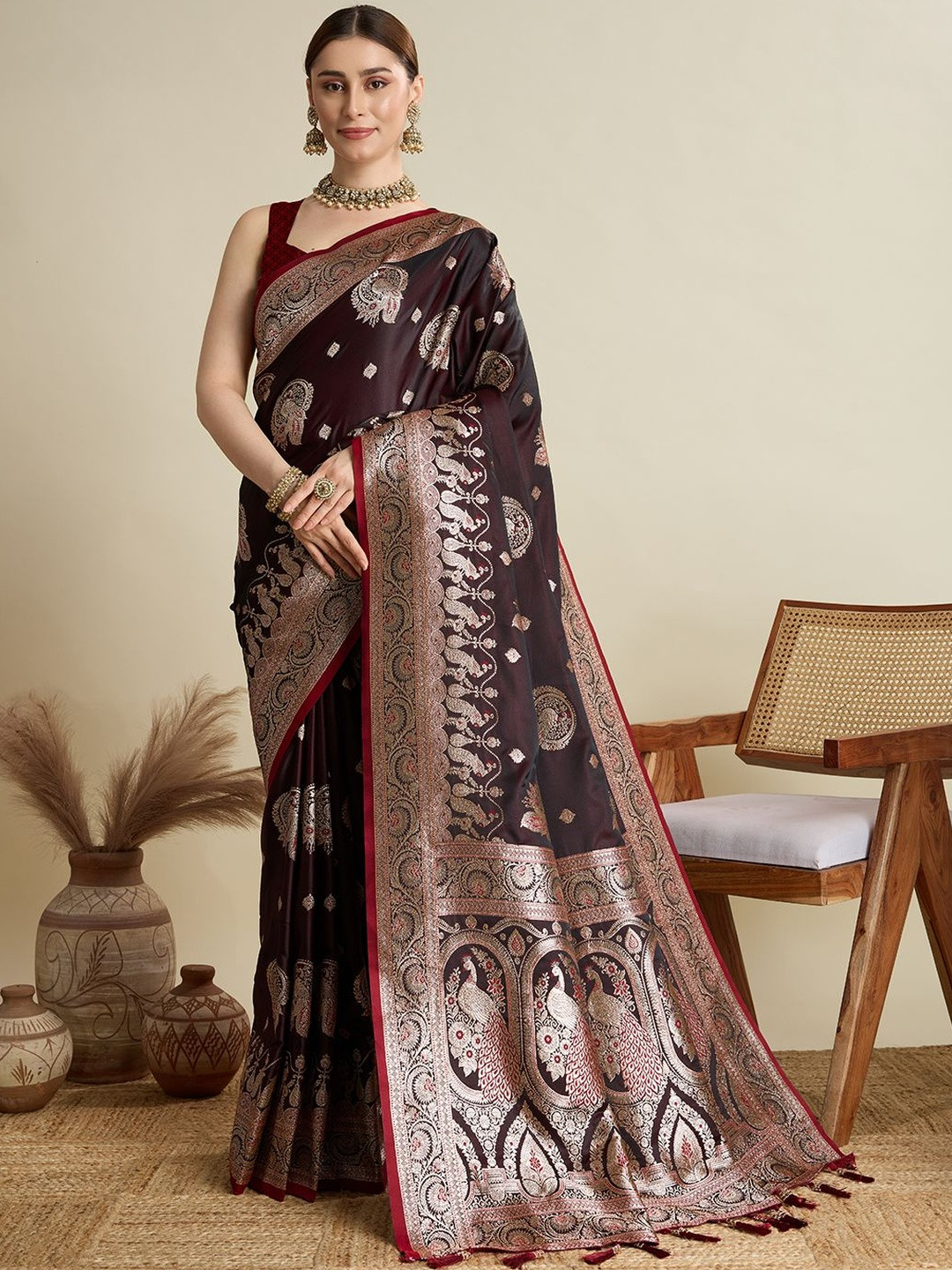 NIWAA Ethnic Motifs Zari Silk Blend Heavy Work Banarasi Saree
