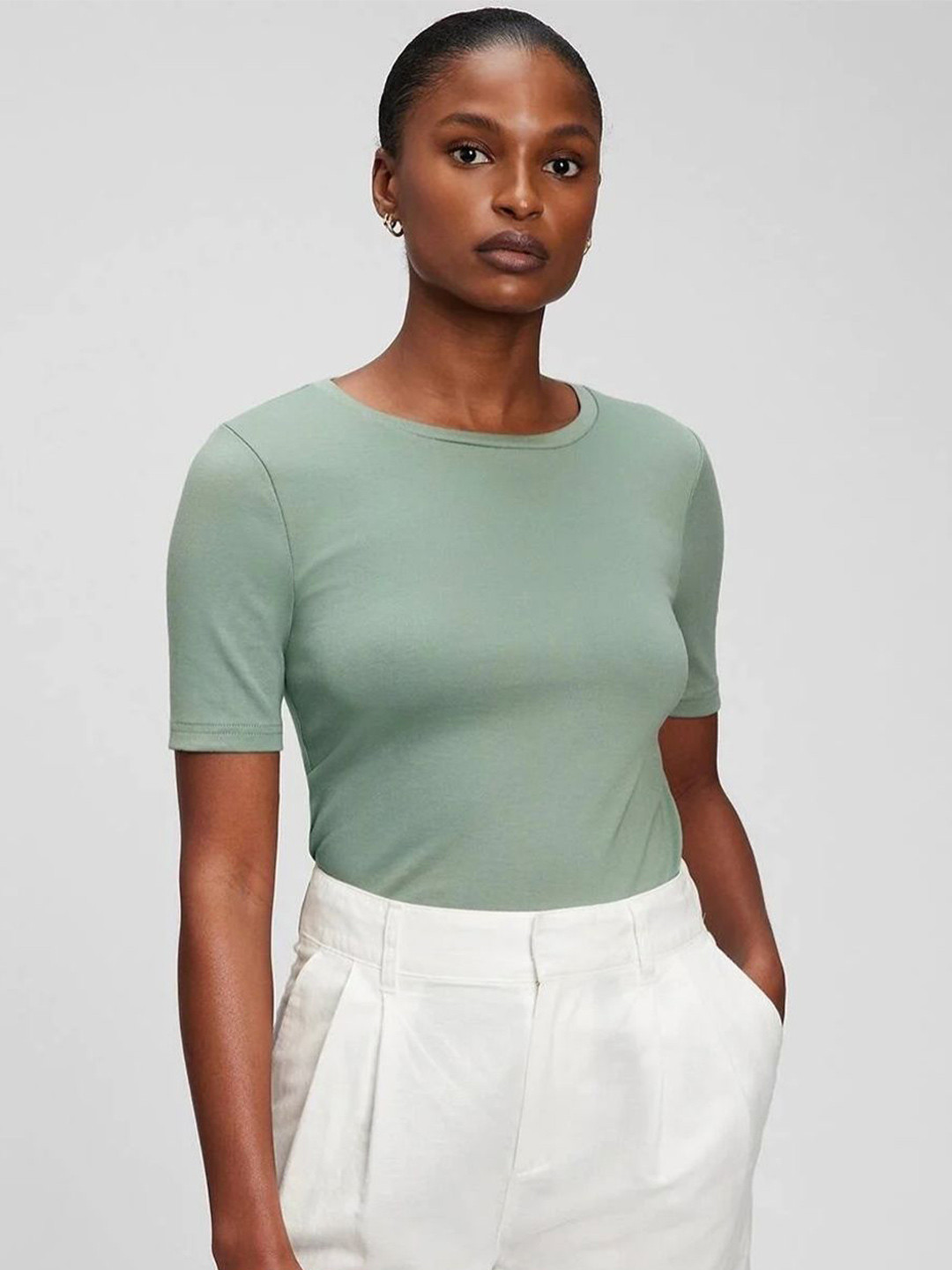 GAP Women's Solid Slim Fit Round Neck Tops