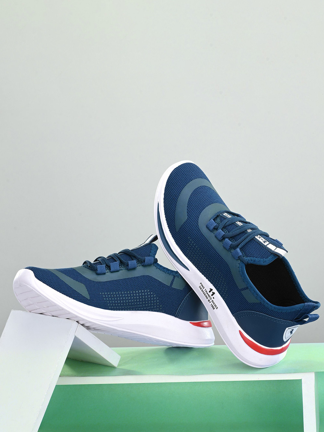 BIRDE Men Colourblocked Lightweight Breathable Sneakers