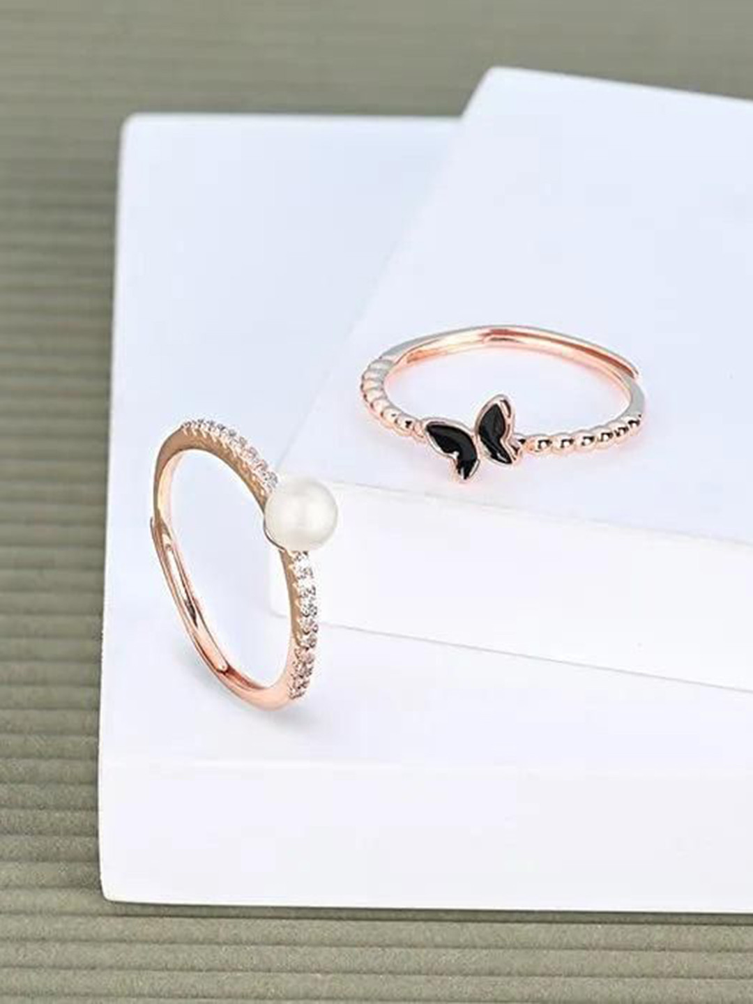 TOUCH925 Set Of 2 Silver Rose Gold Plated Cubic Zirconia Studded & Pearls Finger Rings