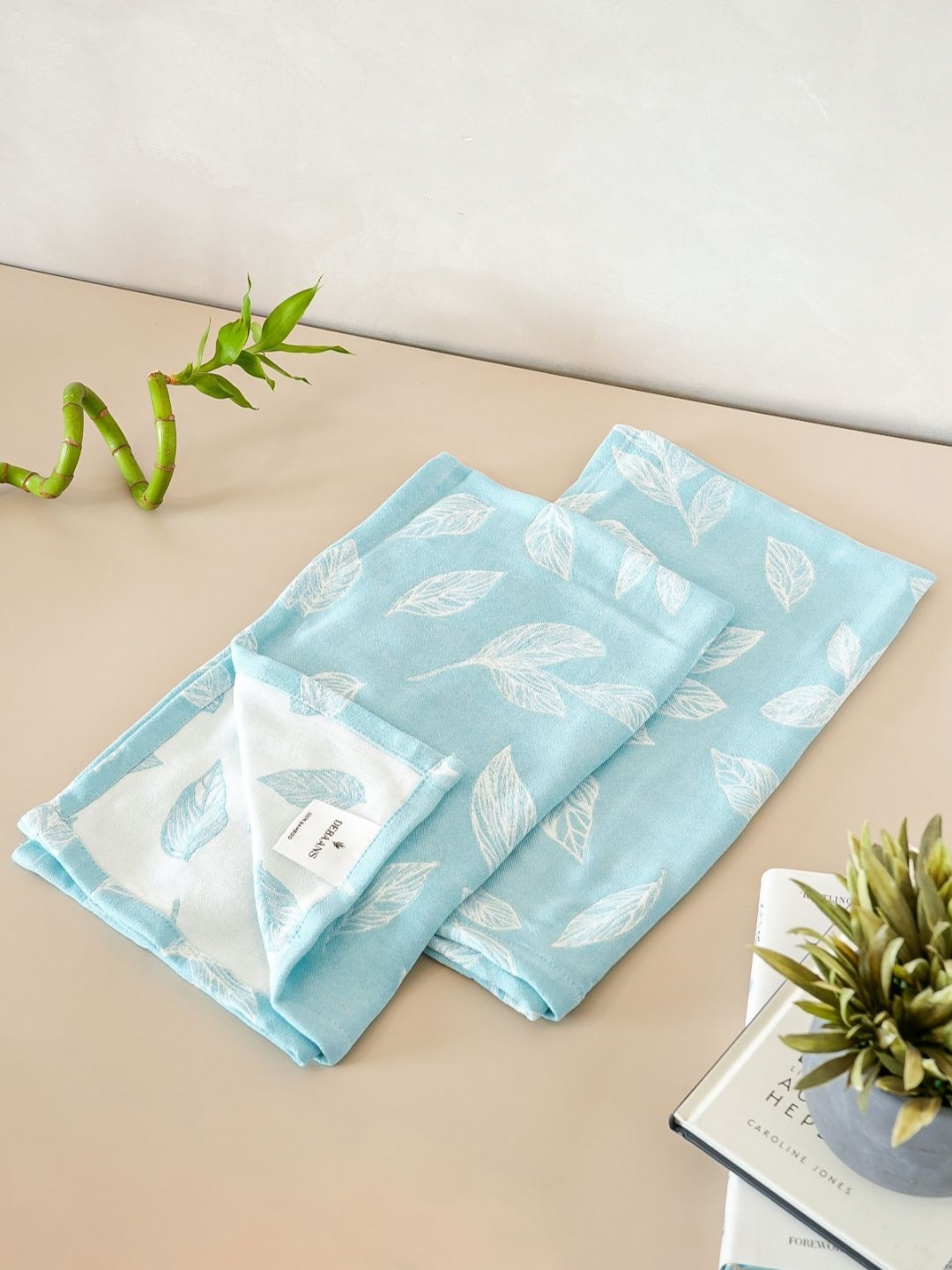 DEBAANS 2 Pcs SkyBlue & White Jacquard Bamboo 270 GSM Hand Towels