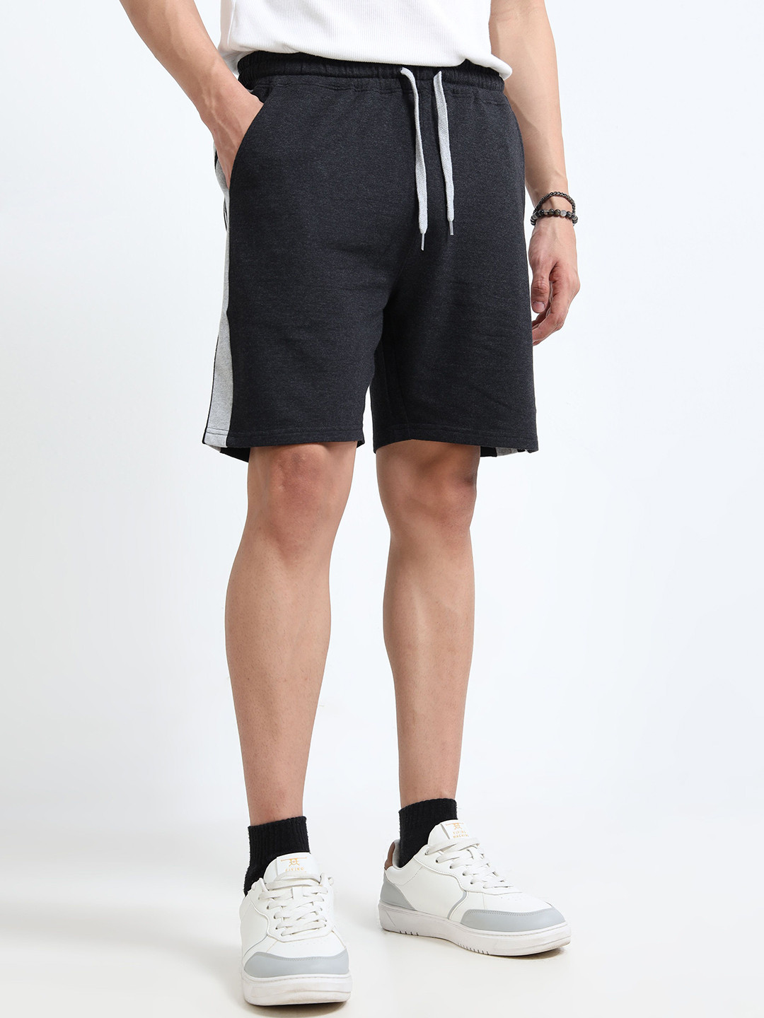 glitchez Men Mid-Rise Regular Fit Outdoor Shorts