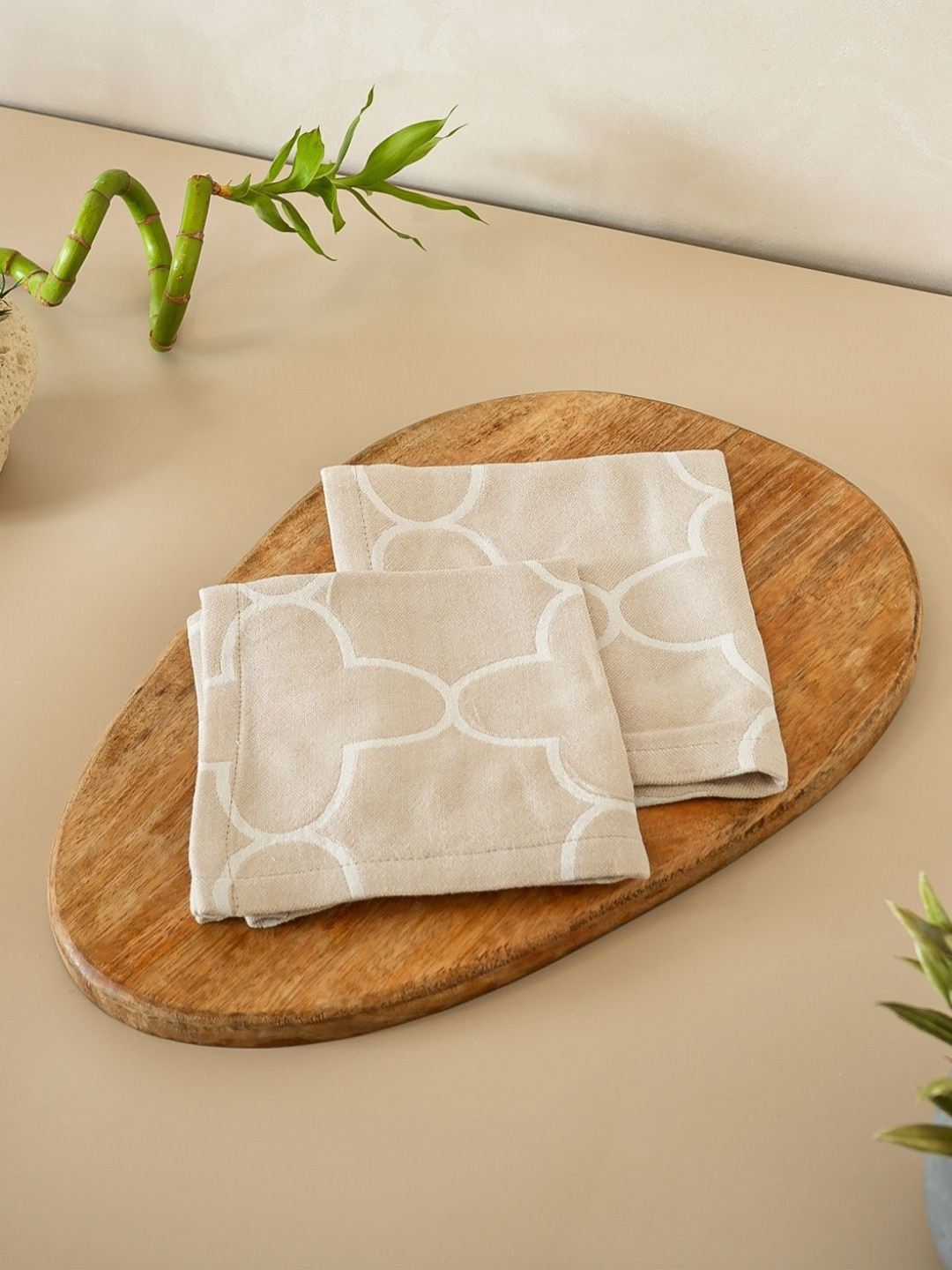 DEBAANS 2 Pcs Cream & White Jacquard Bamboo 270 GSM Face Towels