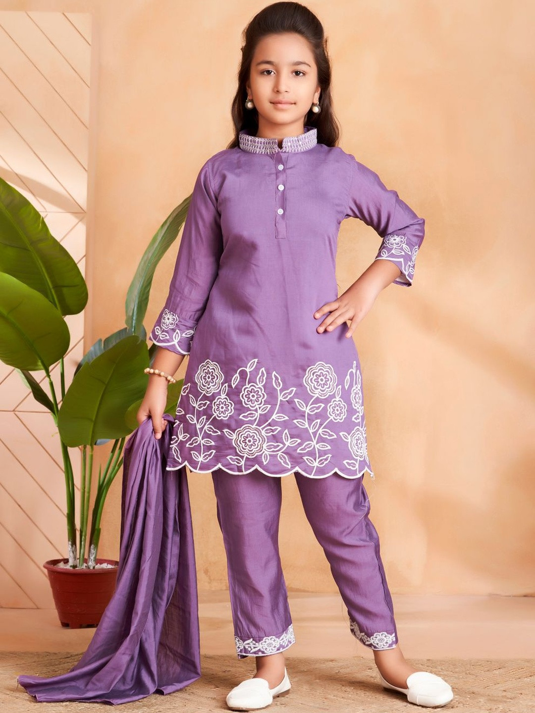 Muhuratam Girls Ethnic Wear Purple Colour Thread Embroidery Kurti Pant Set With Dupatta