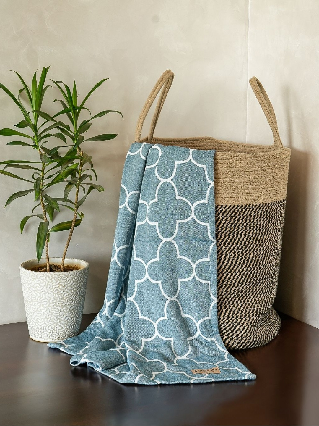 DEBAANS Blue & White Printed Bamboo 270 GSM Bath Towel