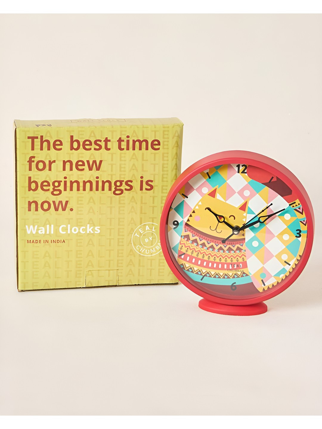 TEAL BY CHUMBAK Red & Green Cat Printed Contemporary Table Clock