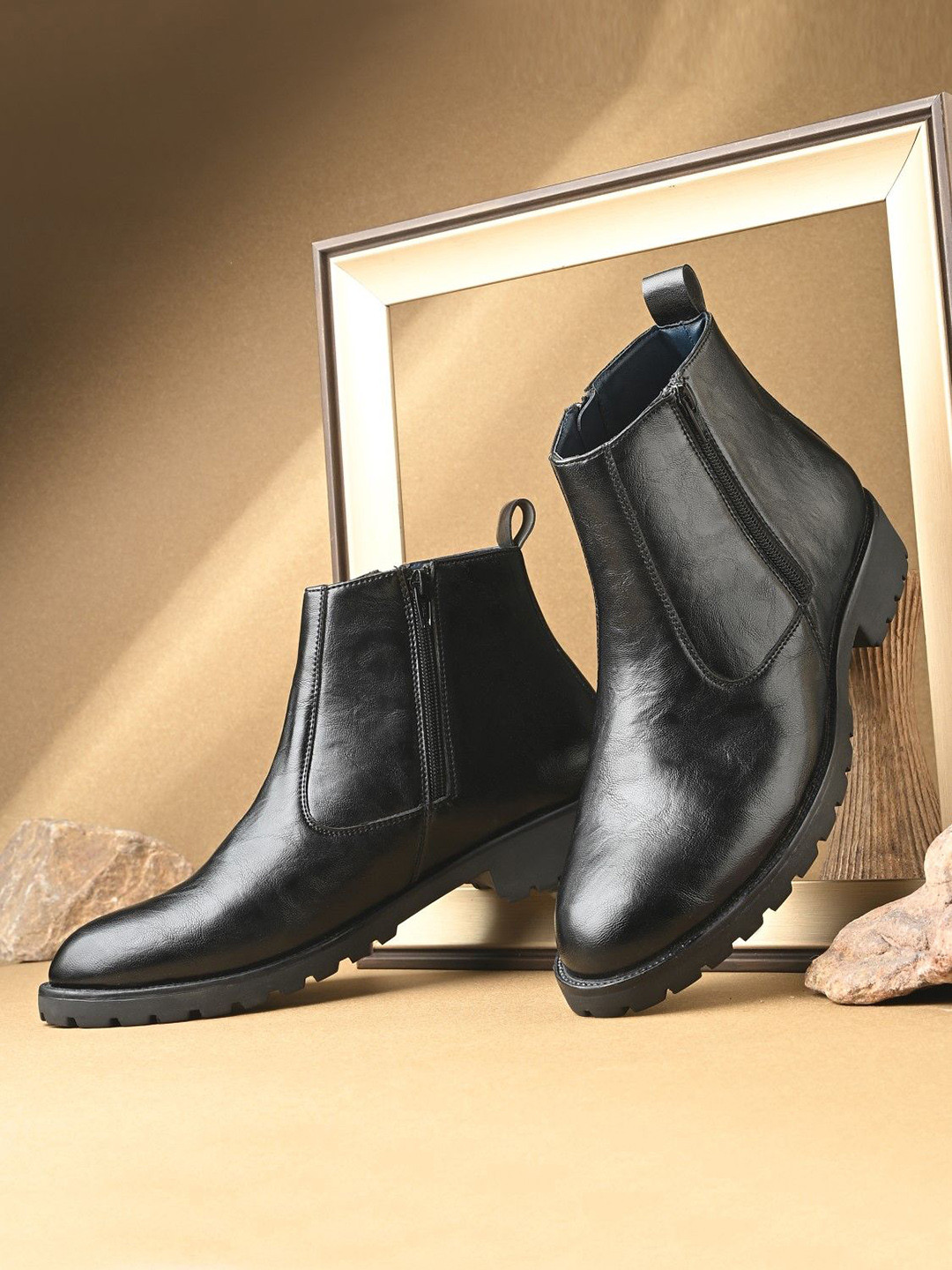 BUCIK Round-Toe Chelsea Boots