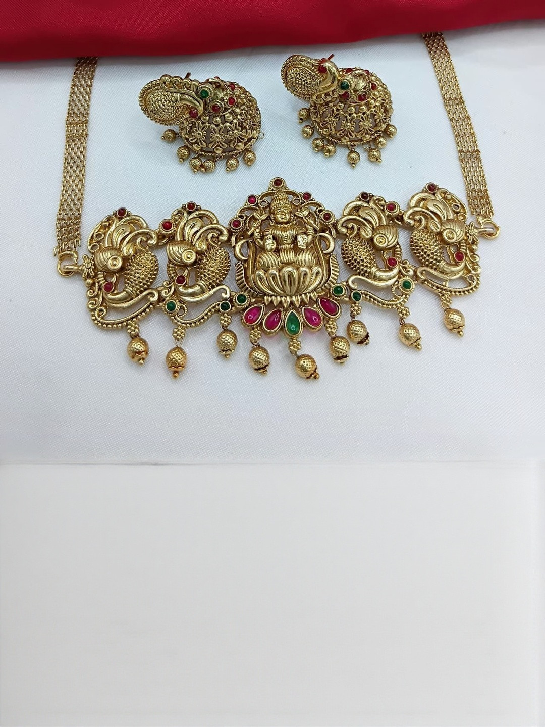 PADMAWATI BANGLES PVT LDT Gold-Plated Artificial Studded & Beaded Temple Jewellery Set