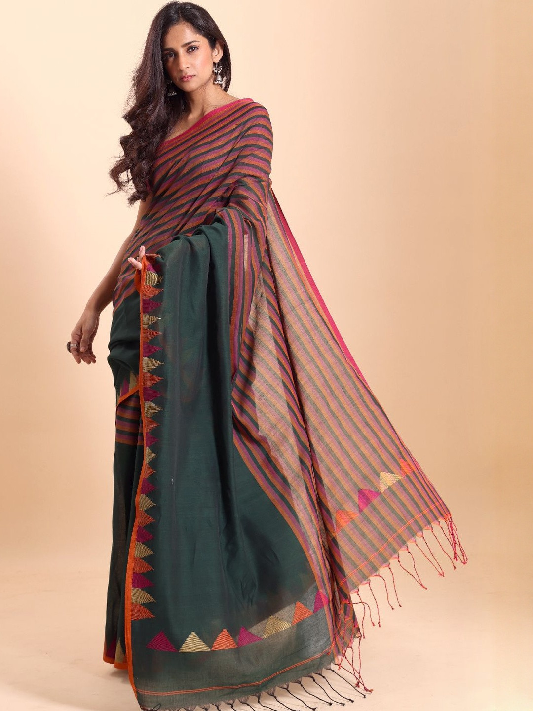 BLOUSON Striped One Side Temple Jamdani Saree With Blouse Piece