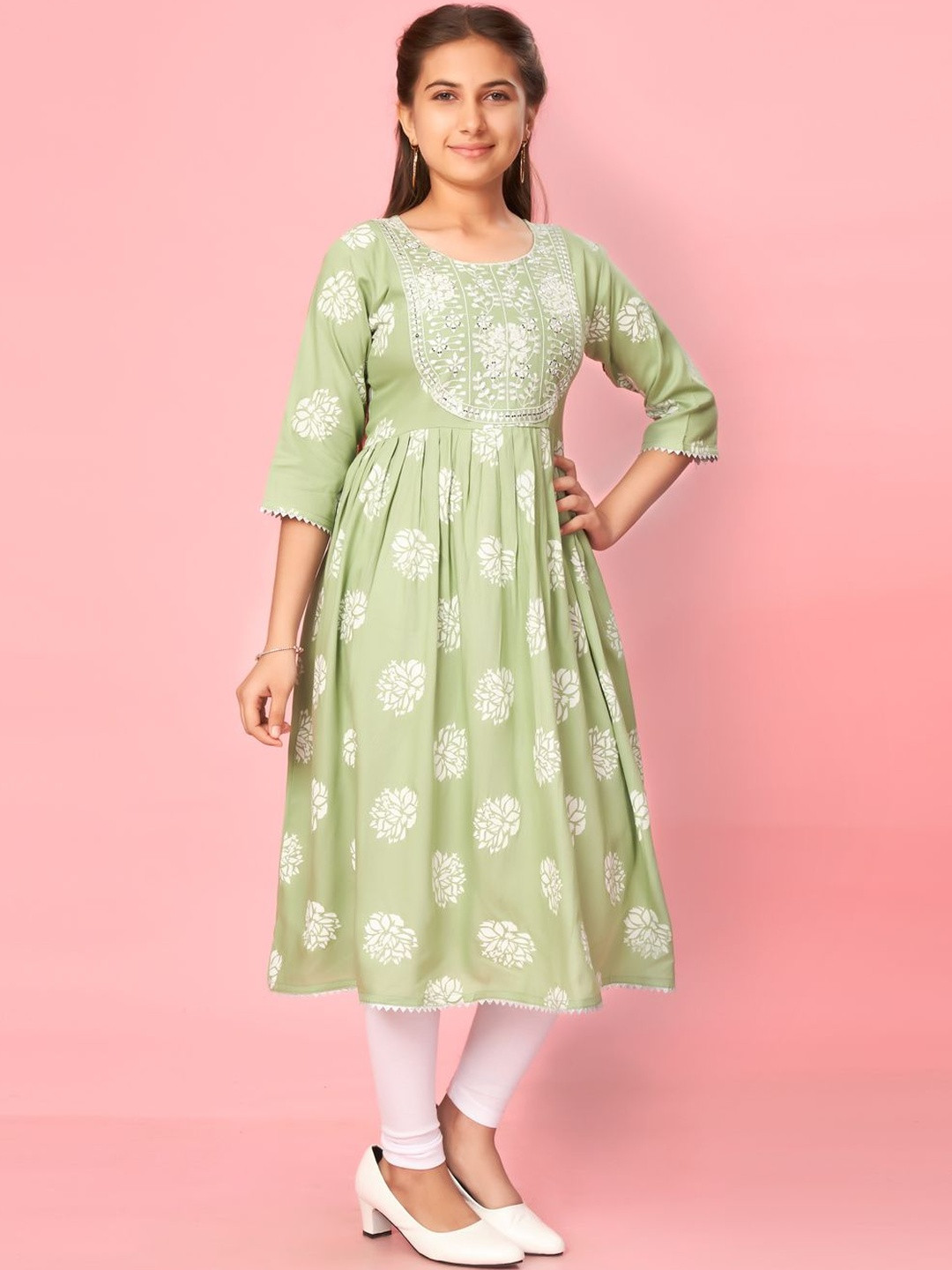 Muhuratam Girls Green Colour Cotton Embroidery Kurti