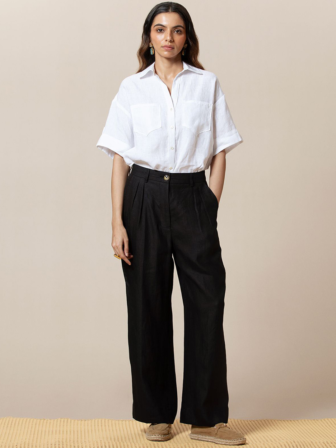 LOVE PANGOLIN Women Relaxed Pleated Formal Trouser