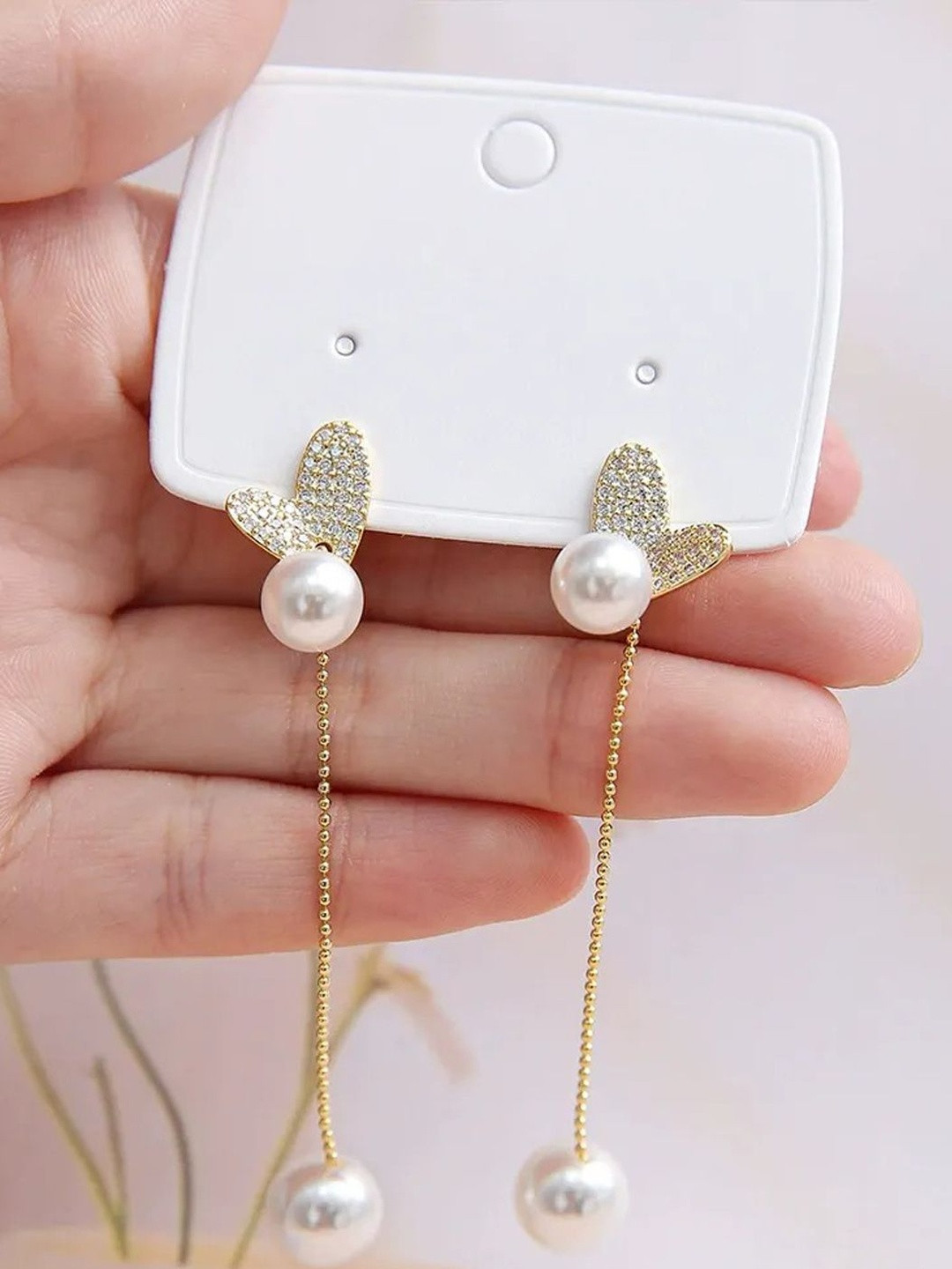 FIMBUL Gold-Toned Heart Shaped Pearls Drop Earrings with Crystals
