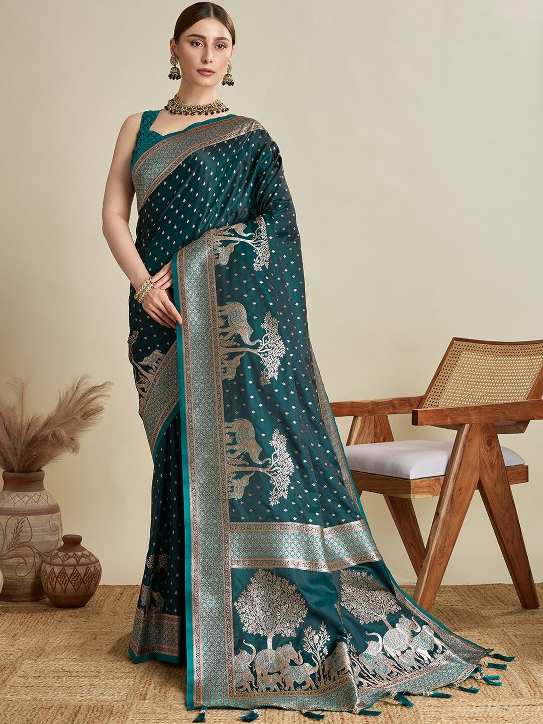 NIWAA Ethnic Motifs Zari Heavy Work Banarasi Saree