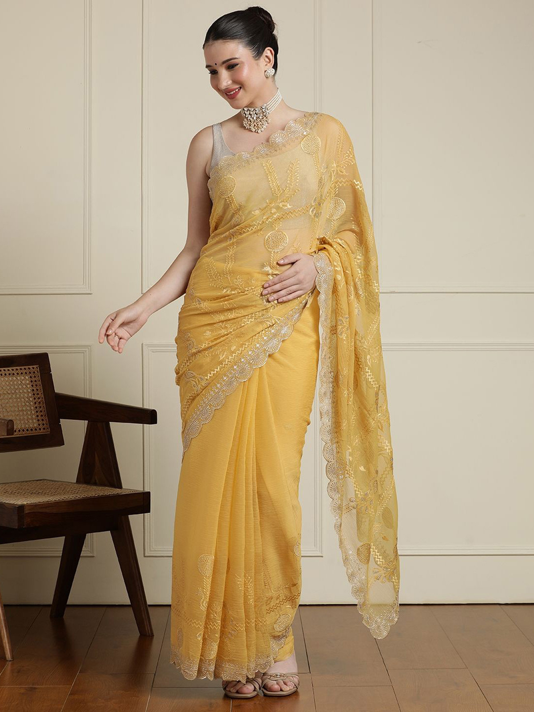 House of Pataudi Ethnic Motifs Embroidered Scallop Zari Border Saree