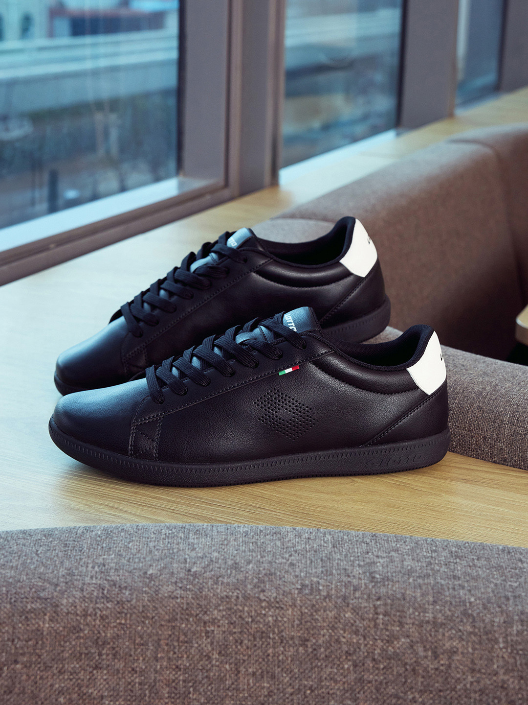 Lotto Men Mavin Classic Black Sneakers