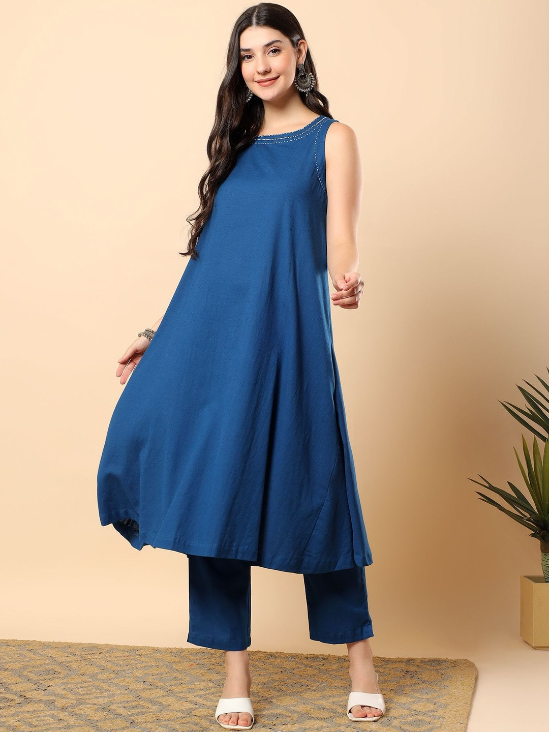 Blue Cotton Flex Solid & Hand Embroidery Work Kurta With Trousers Set