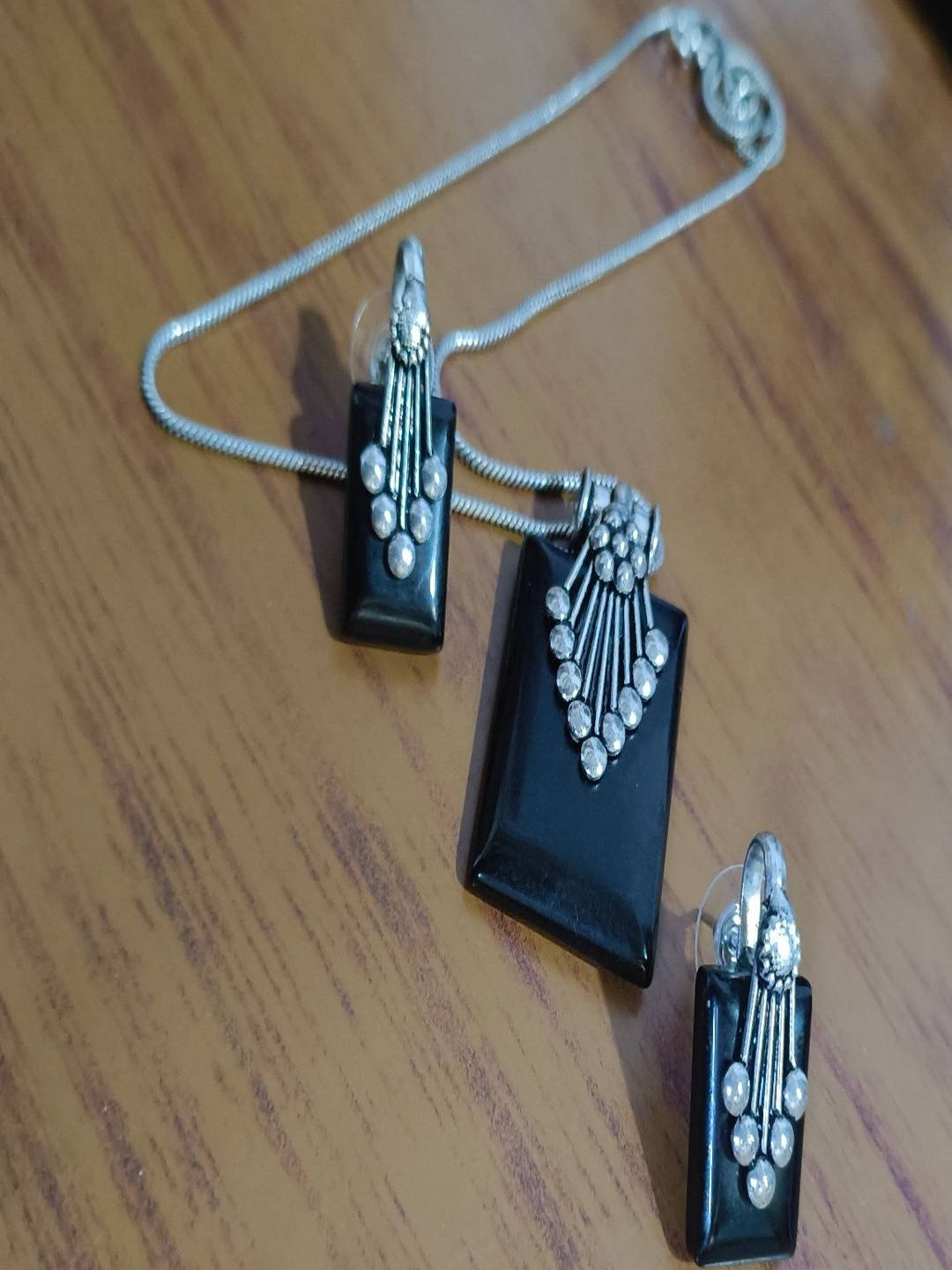 MK gallery Silver-Plated Stone-Studded Jewellery Set