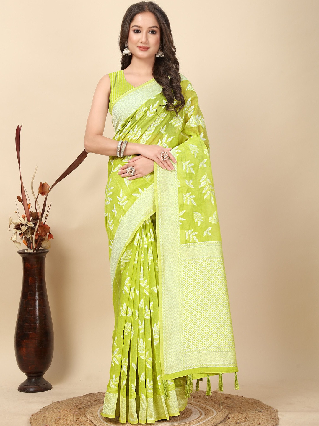 J 6 DESIGNER Woven Design Banarasi Saree