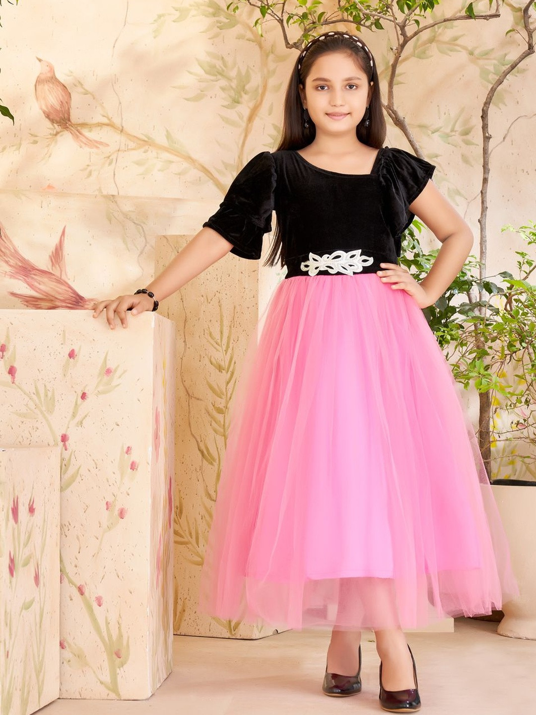 Muhuratam Girls Self Design Asymmetric Neck Gown Dresses