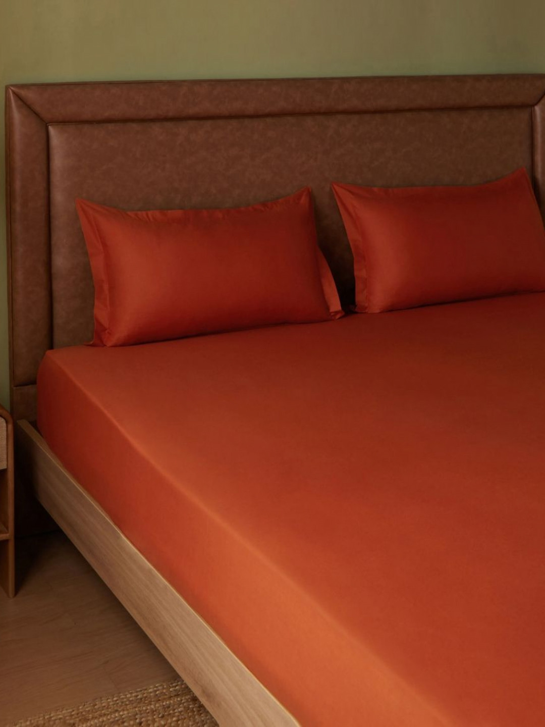 LIVSPACE Paleto Rust Colored Pure Cotton 144 TC Super King Bedsheet Set 2.74 m x 2.74 m