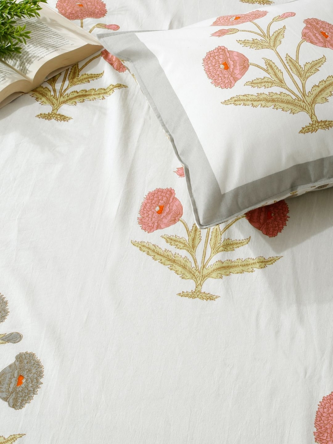 Rajasthan Decor White & Orange Floral 210TC Cotton Super King Bedsheet Set 2.50 m x 2.70 m