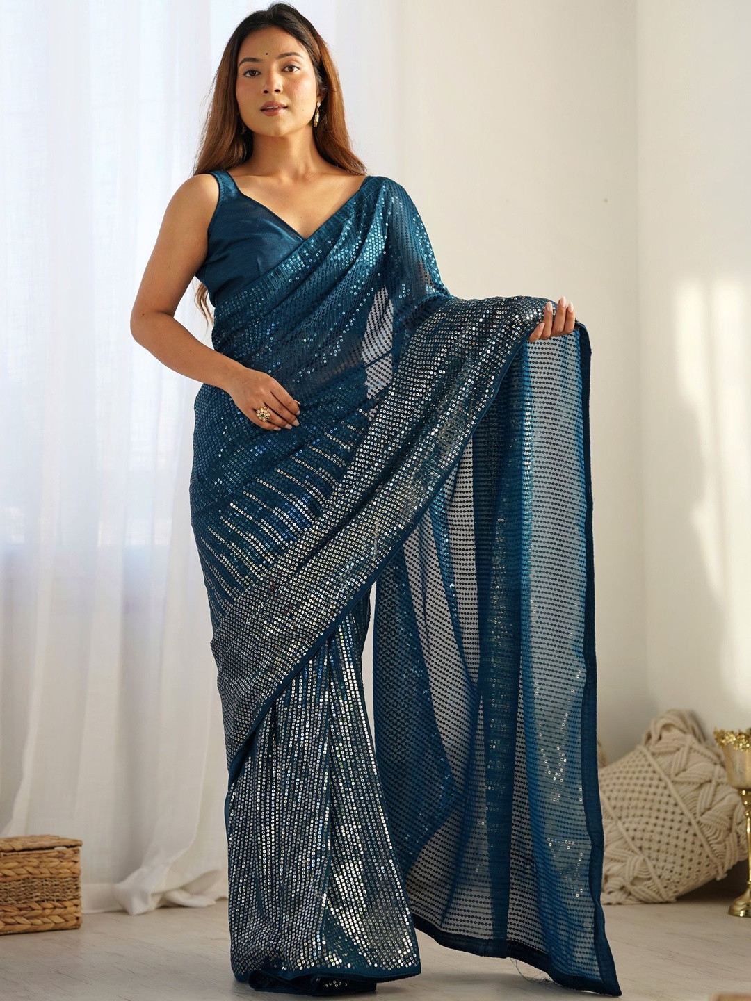 HERE&NOW Embellished Sequinned Heavy Work Poly Georgette Saree With Unstitched Blouse