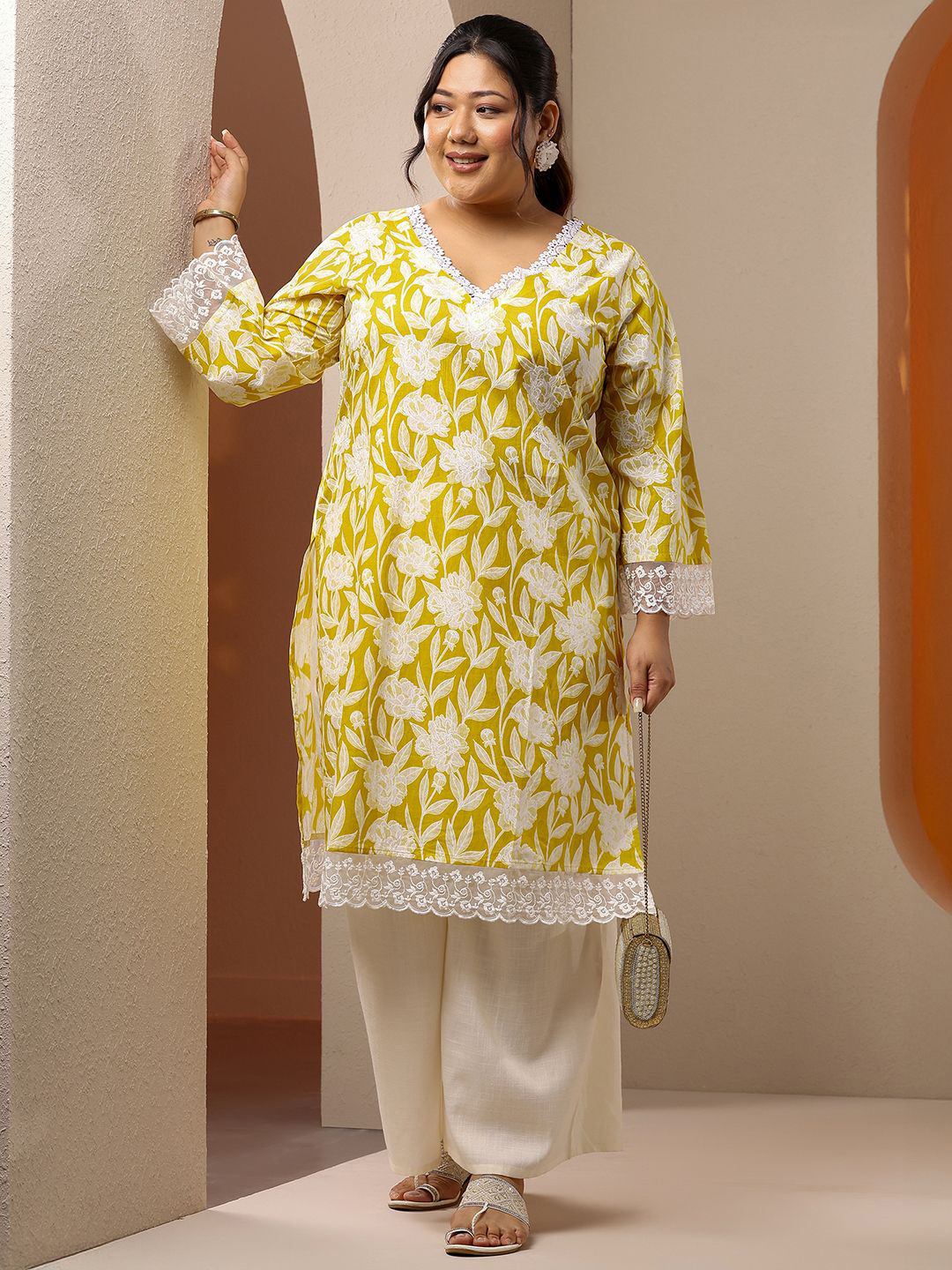 EXTRA LOVE BY LIBAS Women Floral Printed V-Neck Straight Kurta with Lace on Edges