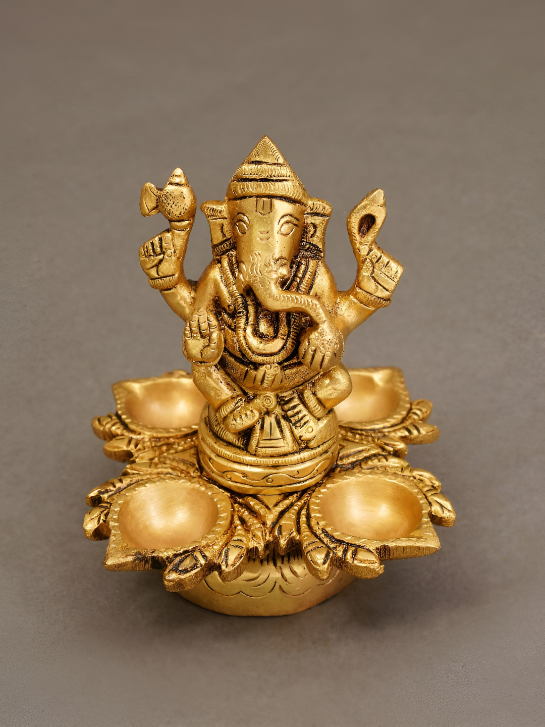 JAYPORE Gold Toned Antique Ganesh Murti Diya