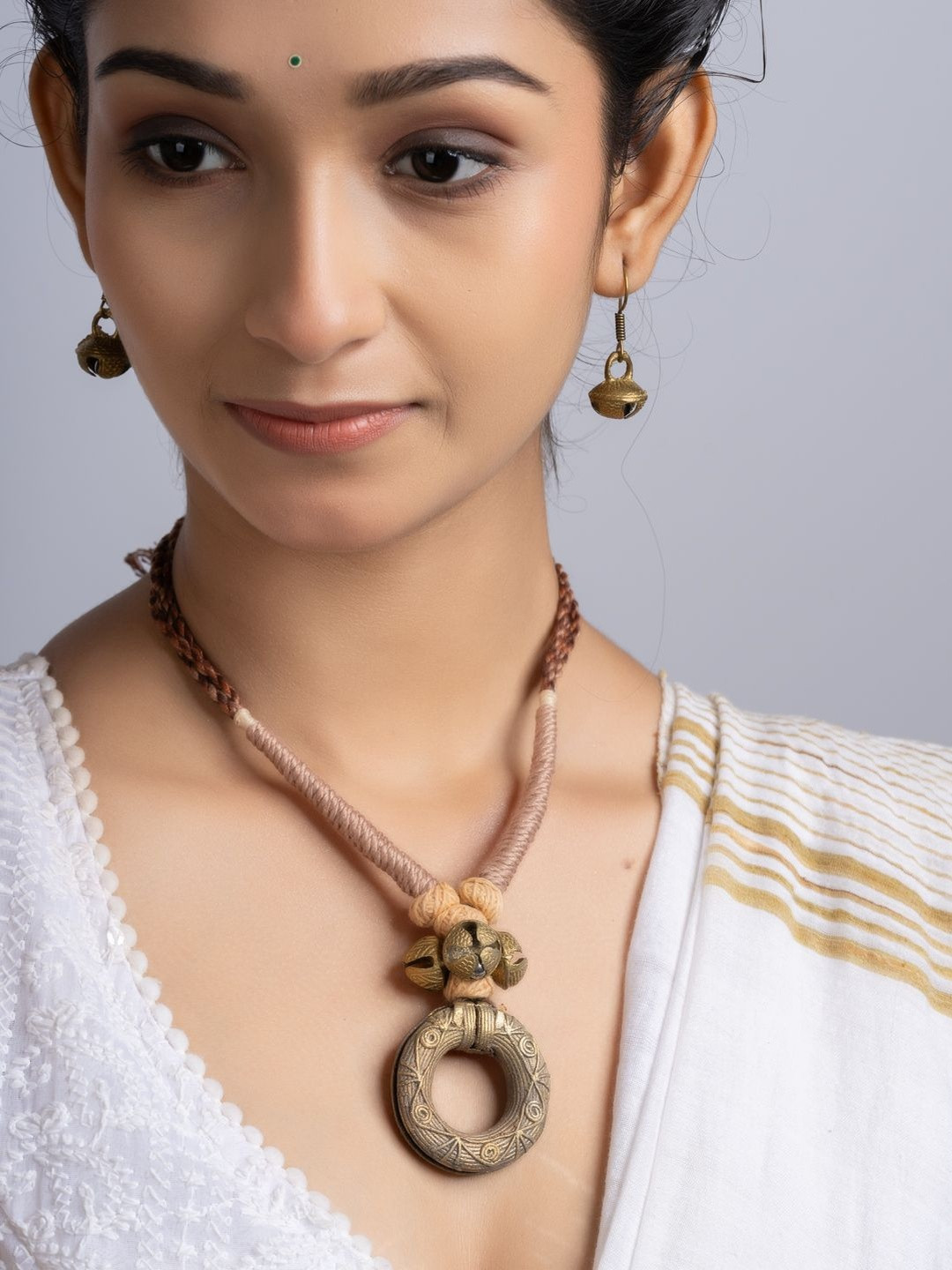 Look and Adorn Classic Necklace With Drop Earrings Jewellery Set