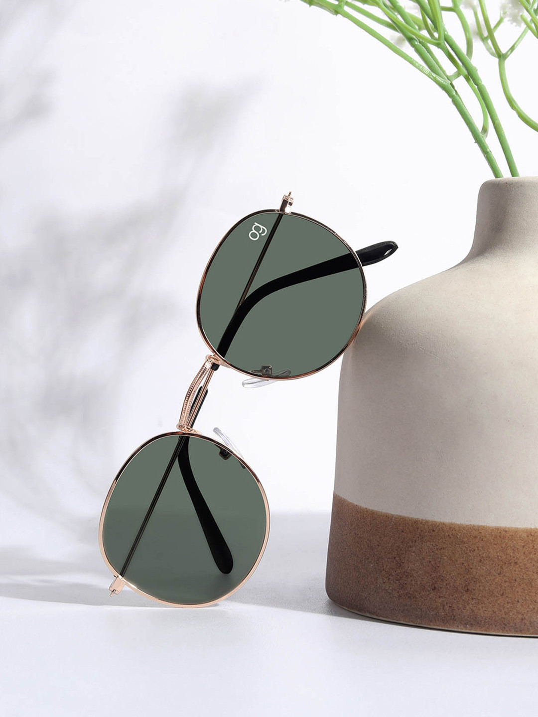 Woggles Unisex Round Sunglasses wih Polarised and UV Protected Lens