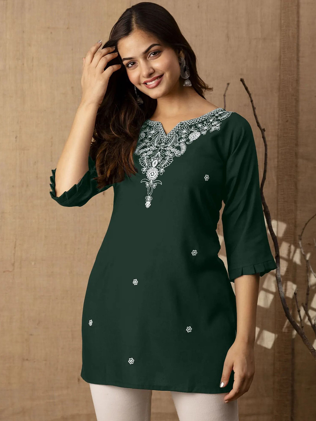 ERUDITE CLUB Women Floral Embroidered Kurti