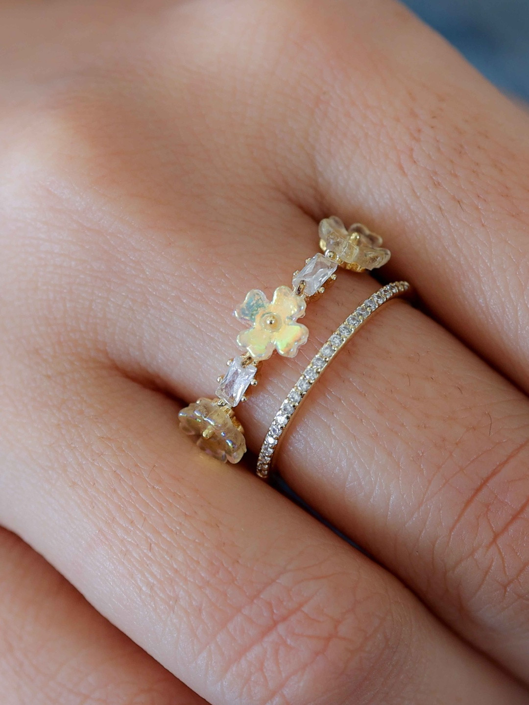 LOLO LePA Women Gold-Plated Casual Floral American Diamond Finger Ring