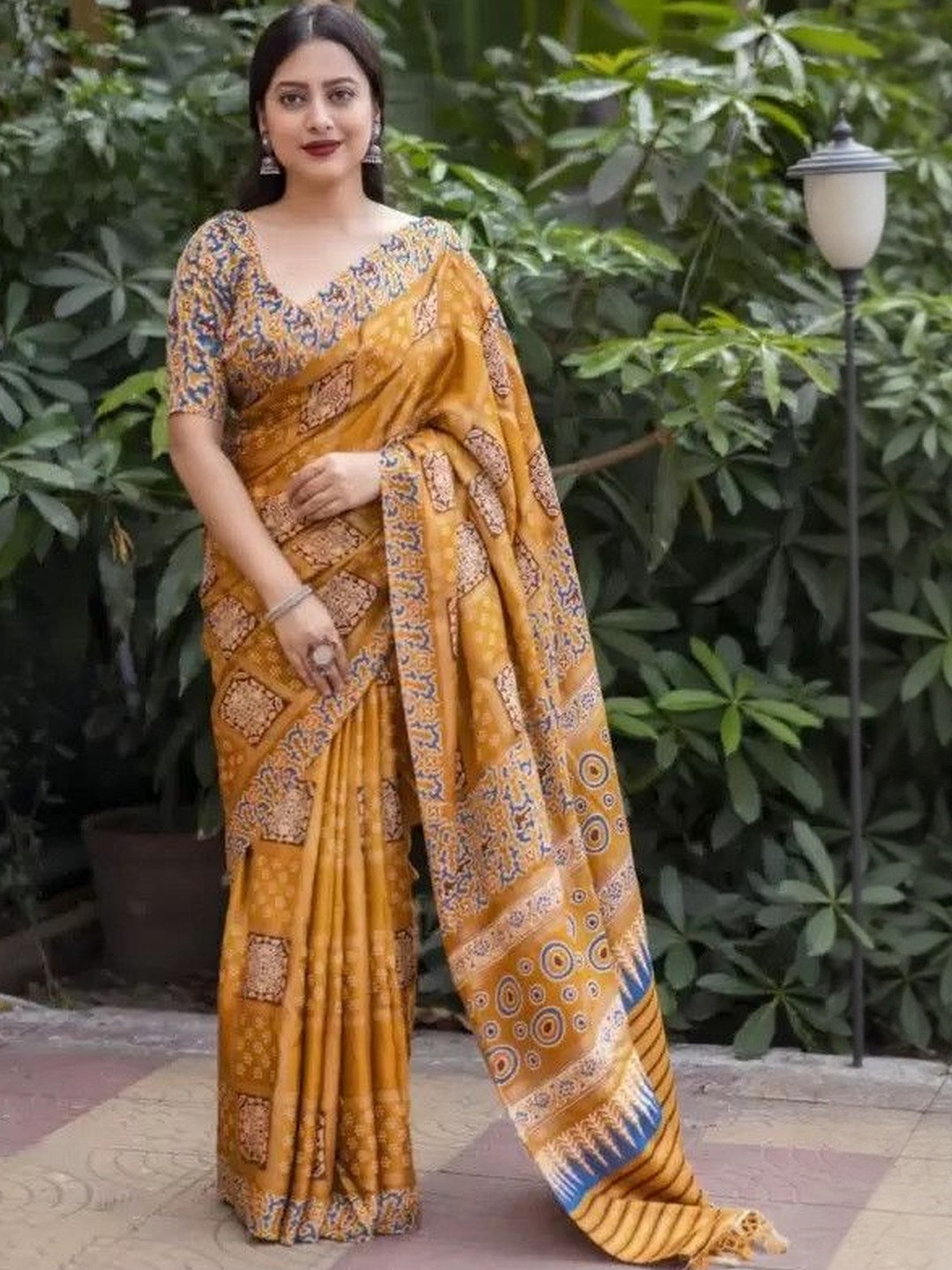 J 6 DESIGNER Ethnic Motifs Printed Patola Saree