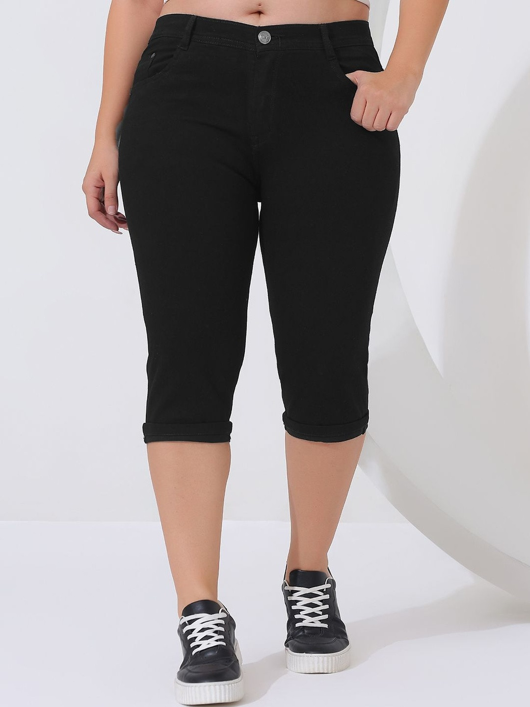 Nifty Women Black Solid Cotton Plus Size Skinny Fit Capris