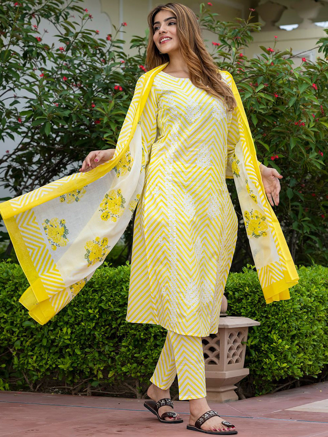 KALINI Chveron Printed Notch Neck Thread Work Pure Cotton Kurta & Trousers With Dupatta