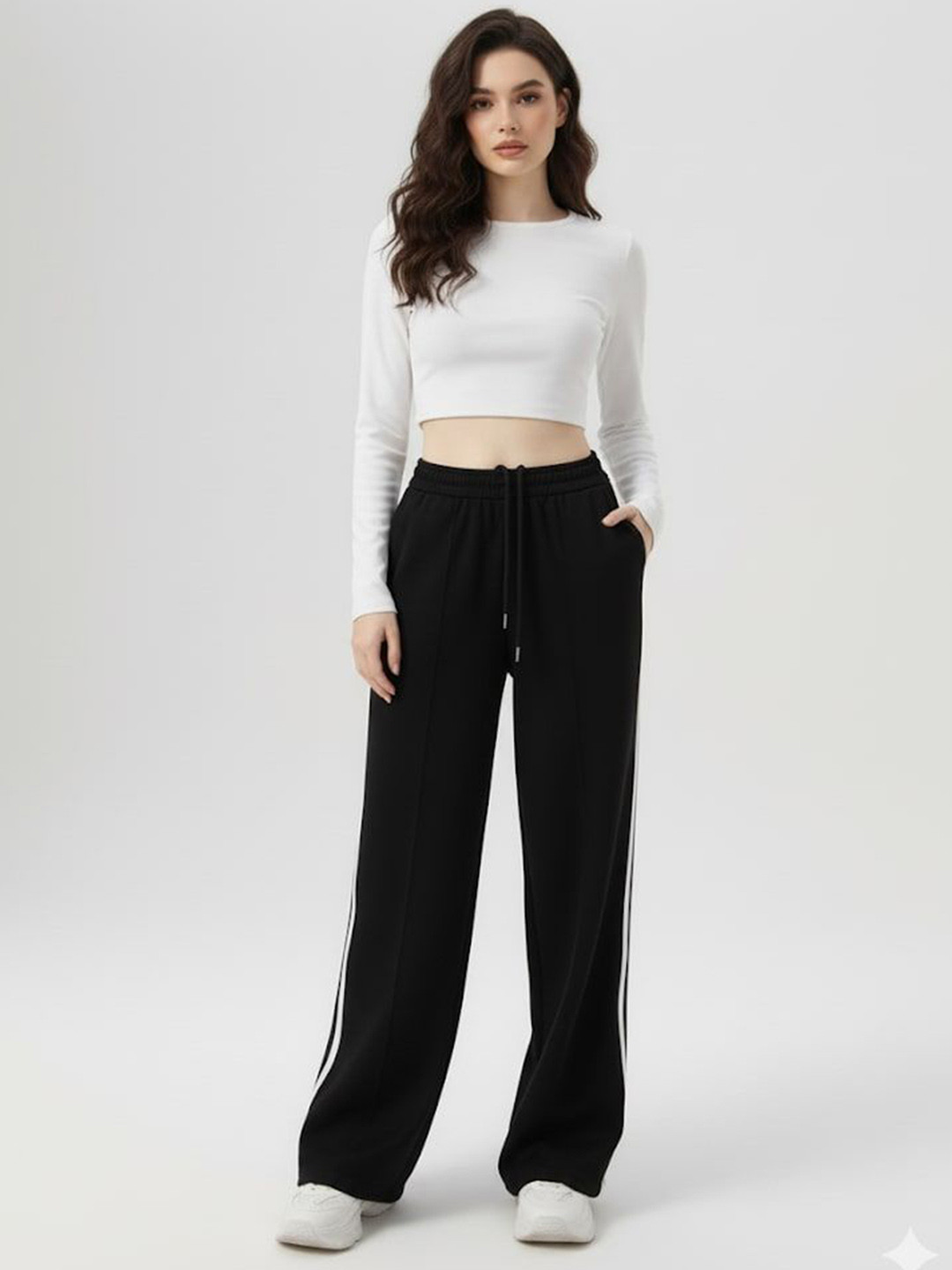DIAZ Women Striped Elasticated Waist Slim Fit Joggers With Side Pockets