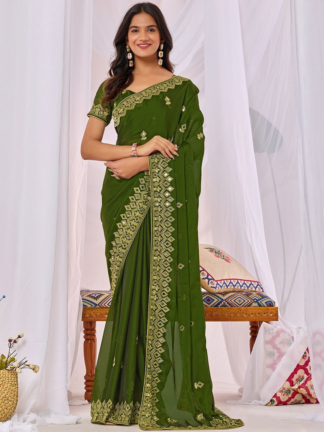 Prettyage Geometric Embroidered Mirror Work Silk Banarasi Saree With Unstiched Blouse
