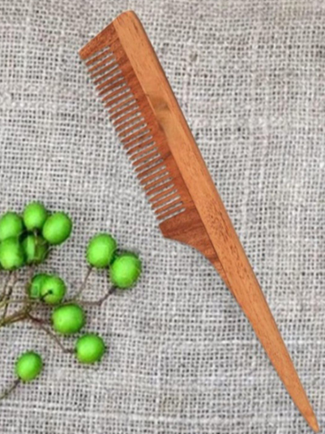 SIIYABODYBLOOM Set Of 4 Neem Wooden Comb For Hair Growth